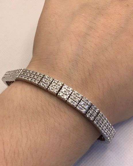 STUNNING AND ELEGANT 14K WHITE GOLD DIAMOND TENNIS BRACELET
