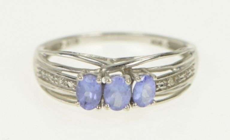 10K White Gold Three Stone Tanzanite Diamond Vintage Ring