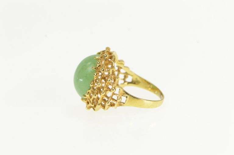 18K Yellow Gold Retro Jade Cabochon Ornate Textured Filigree Ring