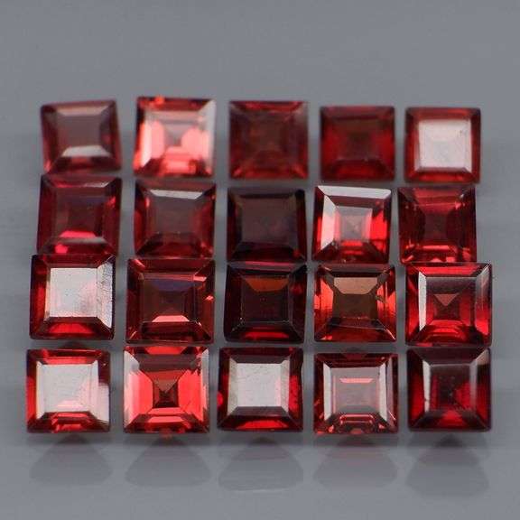 Set of 20 top red VS Garnets weighing 8.53 carats