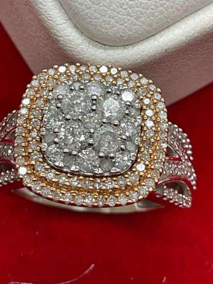 CERTIFIED BRAND NEW DIAMOND RING WITH ROSE GOLD ACCENT