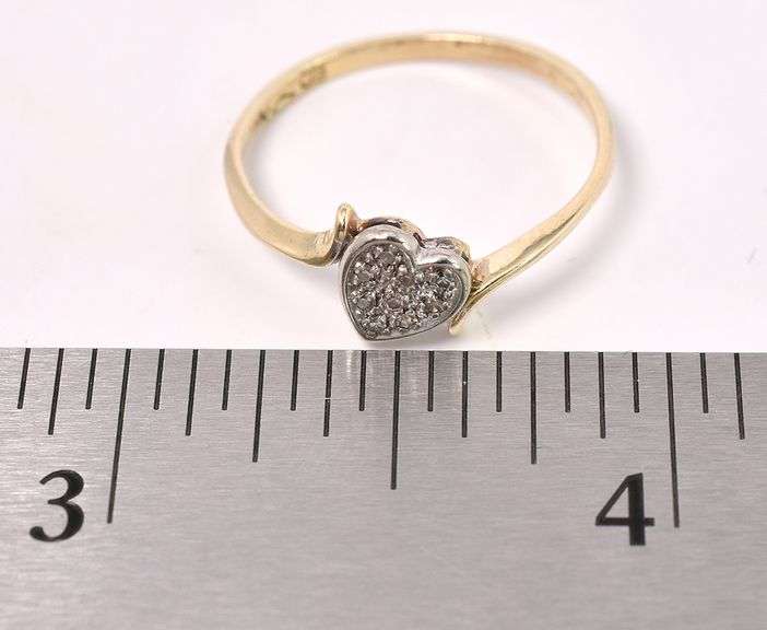 Lovely Diamond Heart Ring In Yellow Gold