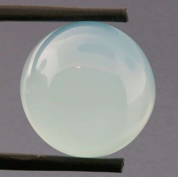 Glowing 17.00ct untreated Chalcedony cabochon
