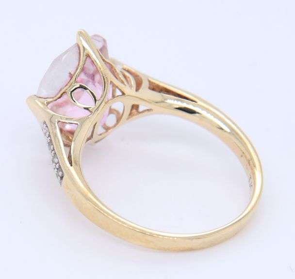 Fantastic Yellow Gold Pink Topaz Ring with Diamond aacents