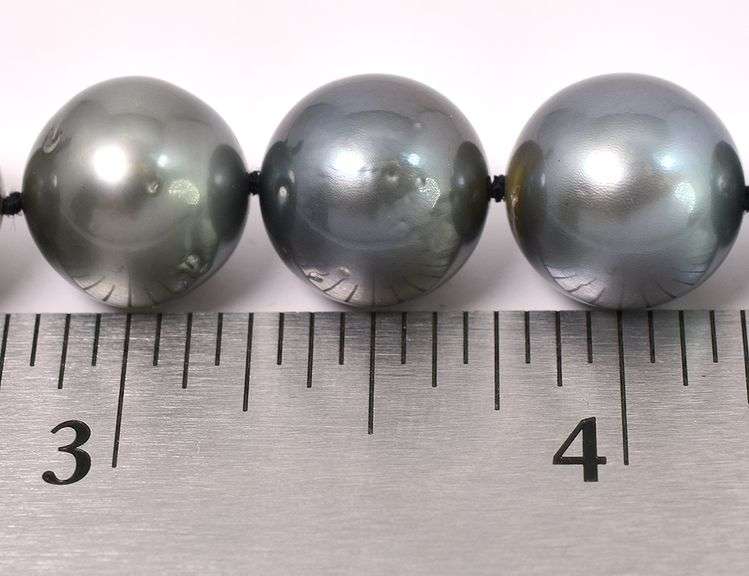 Majestic Tahitian Pearl Necklace with White Gold