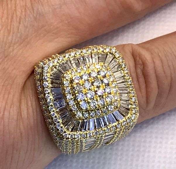 GLAMOROUS 14K YELLOW GOLD MULTI DIAMOND MEN’S RING