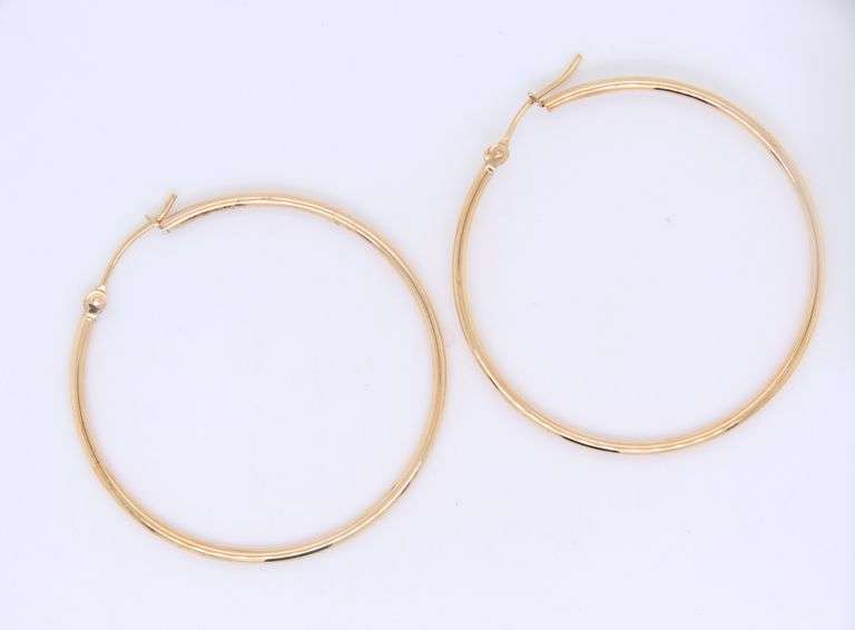 Nice Yellow Gold Thin Hoop Earrings