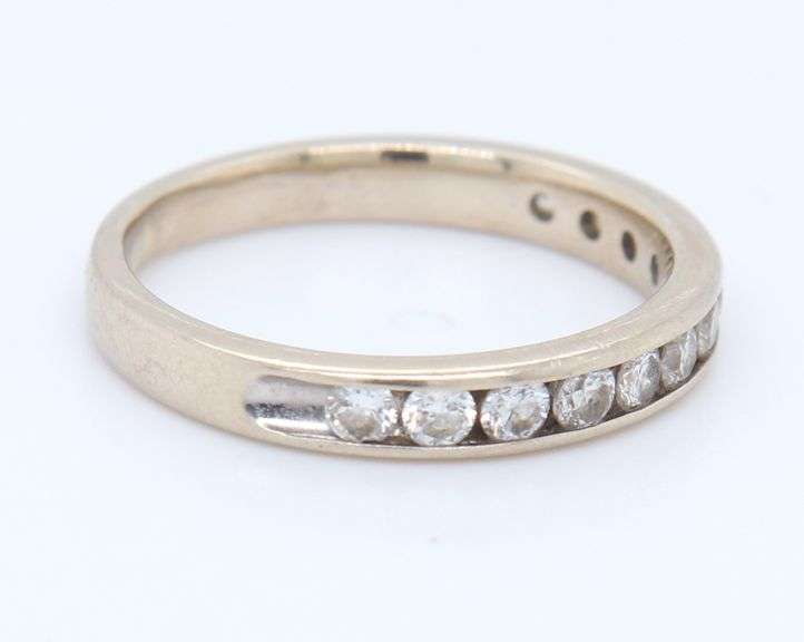 Dazzling White Gold 12 Stone Round Brilliant Cut Diamond Band