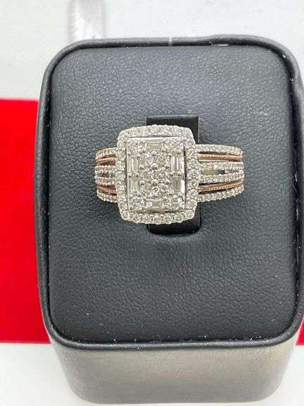 CERTIFIED BRAND NEW 14K WHITE GOLD AND DIAMOND RING.