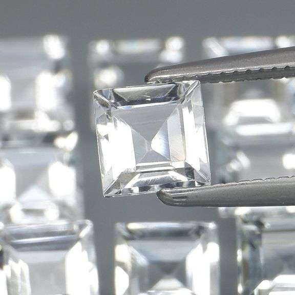 Glittering high luster 5.44ct diamond white Beryl set