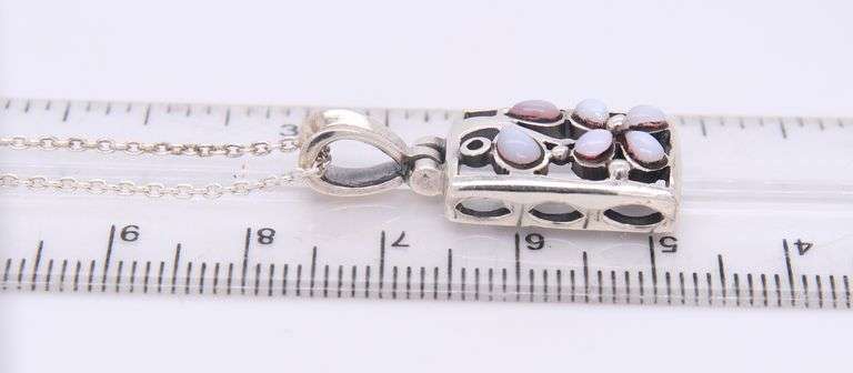 925 Sterling Silver Floral Pendant on Chain Necklace