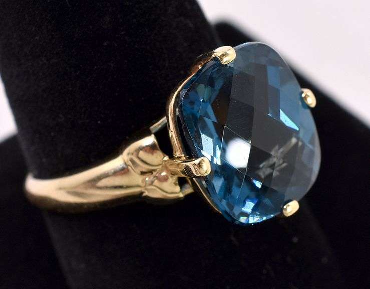 Rich London Blue Topaz Gemstone Ring In Yellow Gold
