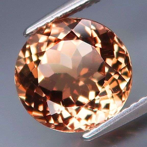 High grade 4.83ct eye clean Imperial Topaz