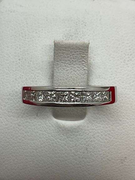 CERTIFIED 14K WHITE GOLD AND DIAMOND BAND.
