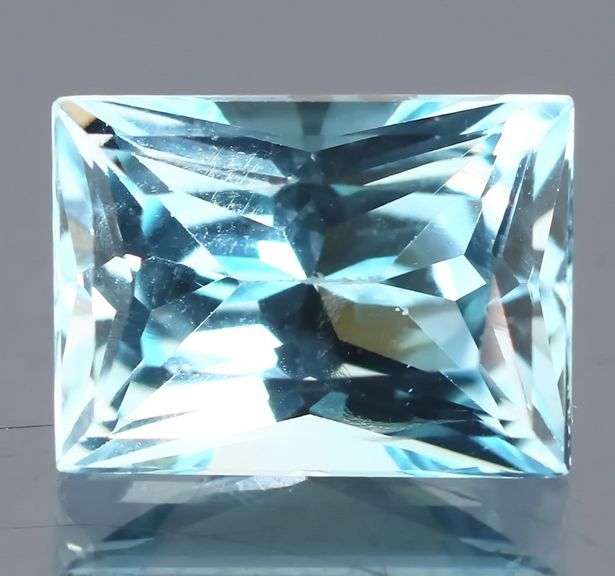 Bright! 4.33ct radiant princess cut sky blue Topaz