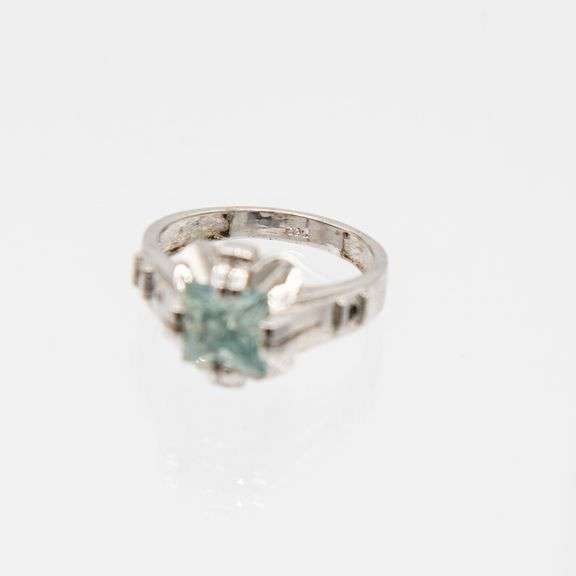 Sparkling 2 Ct Lab Simulated Mint Green Diamond Ring