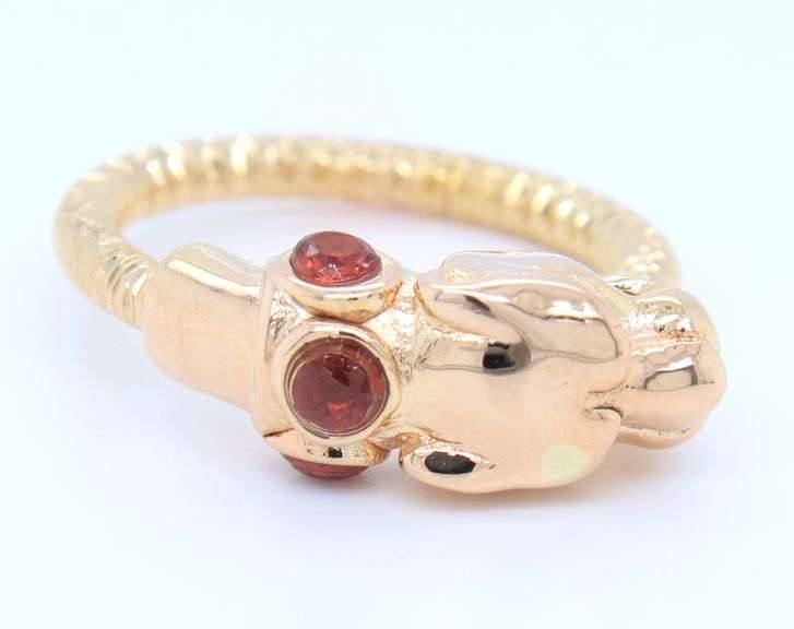 Charming Yellow Gold Panther Ring with Garnet