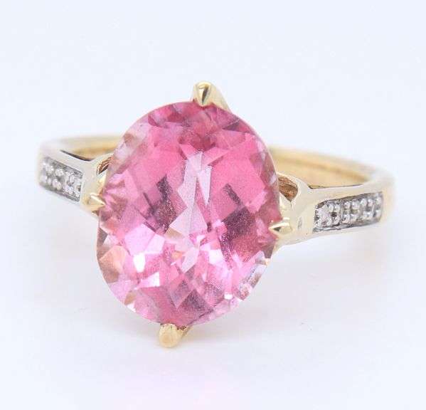 Fantastic Yellow Gold Pink Topaz Ring with Diamond aacents