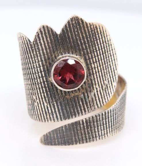 925 Sterling Silver Garnet Crown Ring