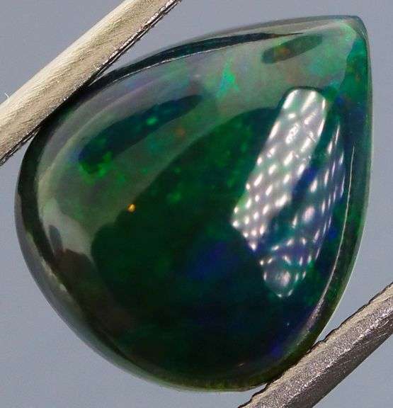 Magnificent 2.15ct blue and green flashing Black Opal