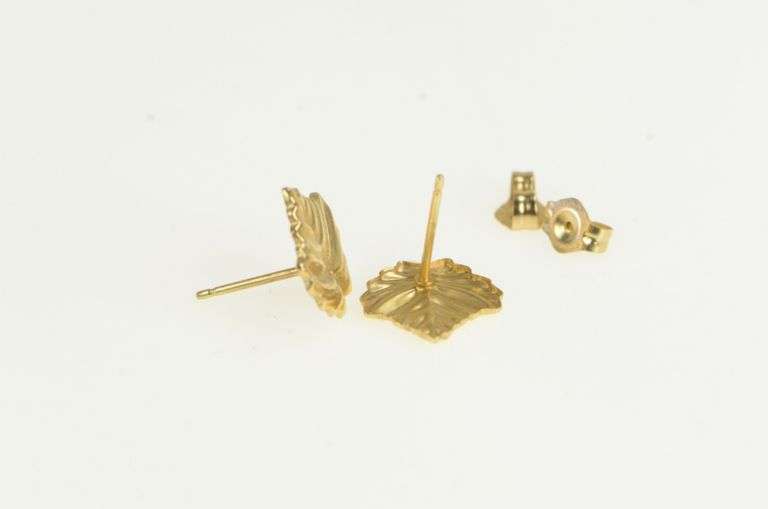 14K Yellow Gold Maple Leaf Nature Motif Vintage Stud Earrings