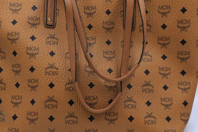 Preowned Medium MCM Viseto Shopper Tote