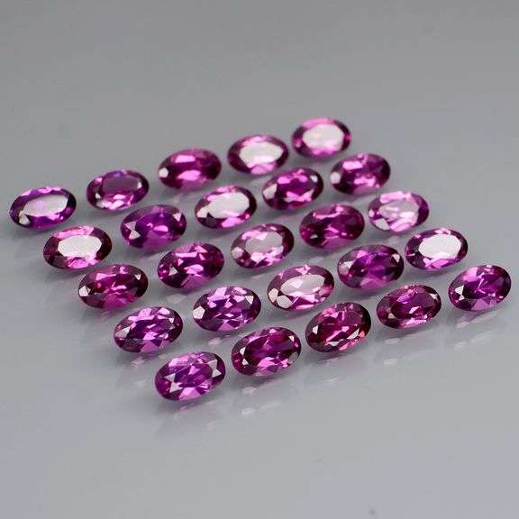 Amazing 7.32ct Rhodolite Garnet set