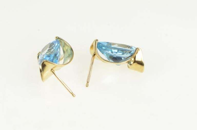 10K Yellow Gold Pear Blue Topaz Retro Scalloped Stud Earrings