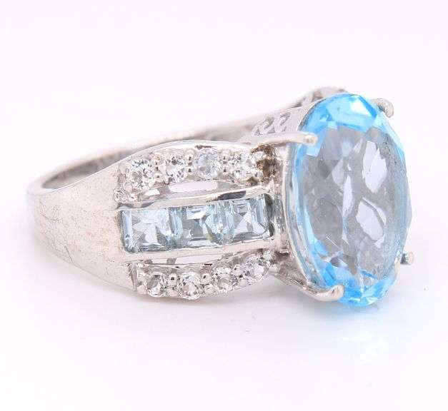 925 Sterling Silver Oval Blue Topaz Ring