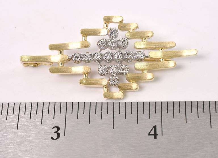 Enchanting Diamond Pin and Pendant In 14K Yellow Gold