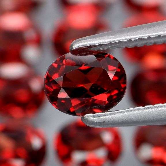 Set of 16 top red VS Garnets weighing 7.20 carats
