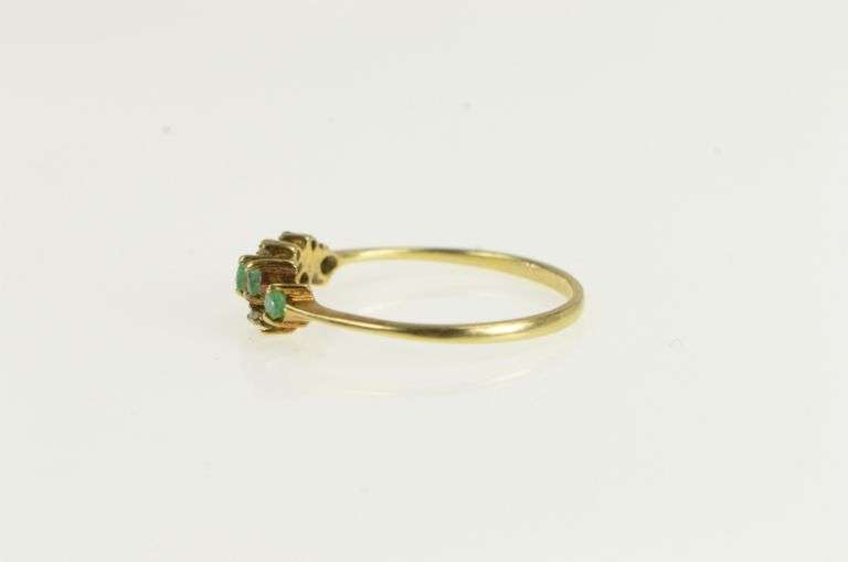 14K Yellow Gold Natural Emerald Diamond Cluster Vintage Ring