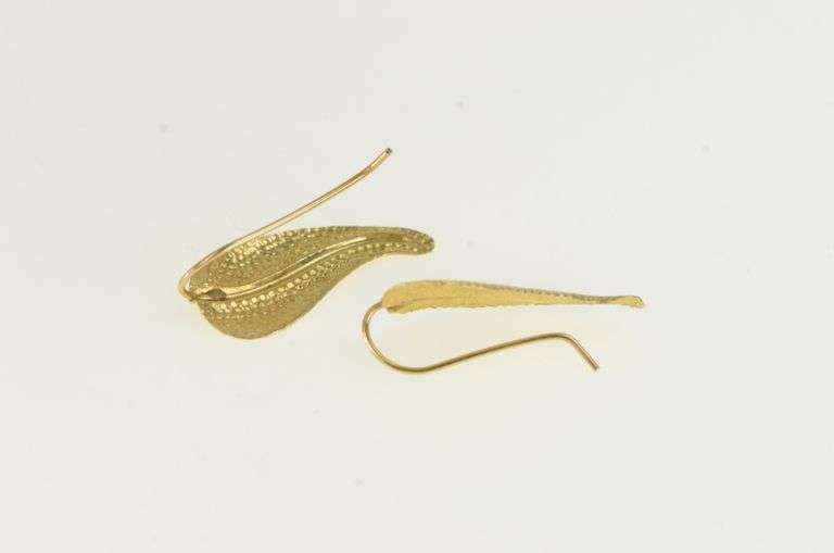 14K Yellow Gold Ornate Leaf Vintage Dangle Nature Motif Earrings