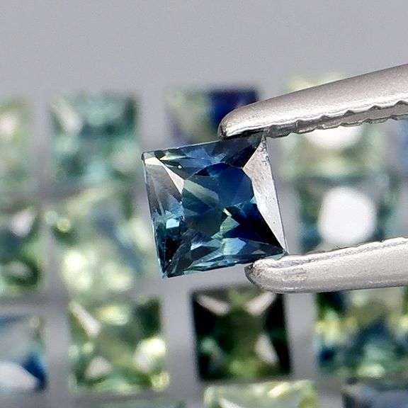 Heated only! 2.94ct princess cut Australian Sapphire set