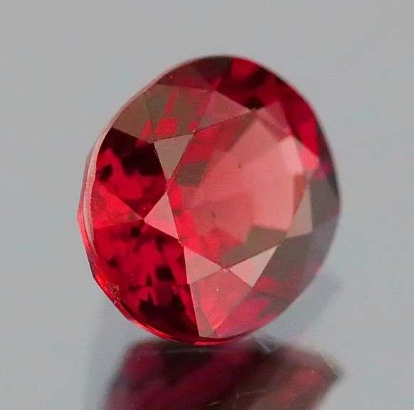 Simply lovely 1.68ct cherry Rhodolite Garnet