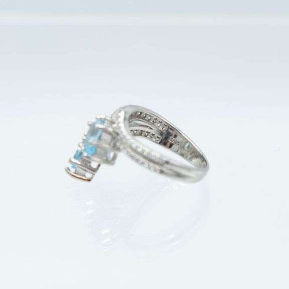 Gorgeous 4.25 Ctw Natural Swiss Blue Topaz Ring