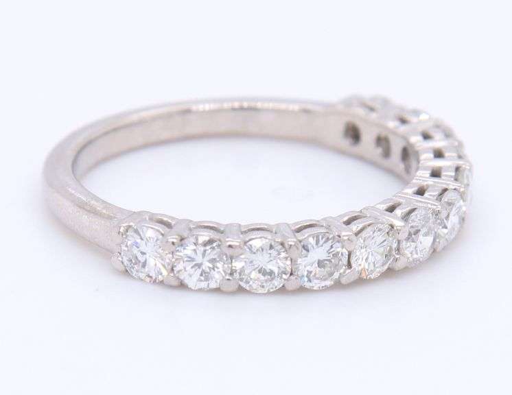 Dazzling White Gold 1.05ctw Diamond Band