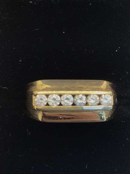 CLASSIC AND TIMELESS 14K YELLOW GOLD  MEN’S DIAMOND RING