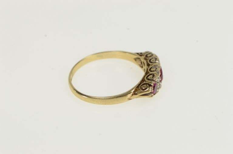9K Yellow Gold Victorian Syn. Ruby Sim. Diamond Ornate Ring