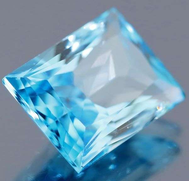 Beautiful VS 19.91ct radiant cut Topaz