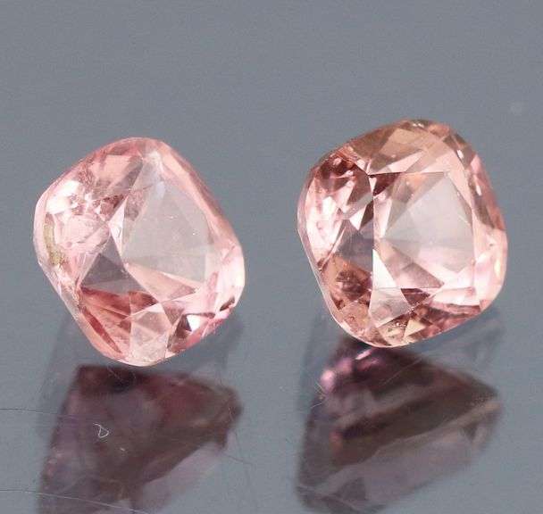 Dynamic 2.12ct pink Spinel set
