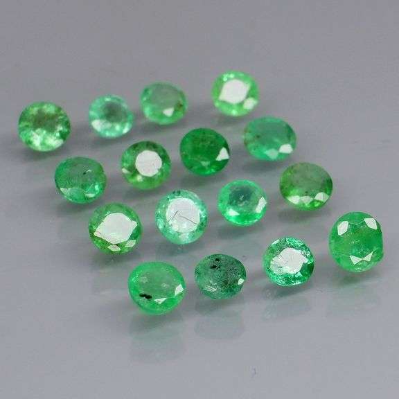 Vivid! Top green 2.51ct Colombian Emerald set