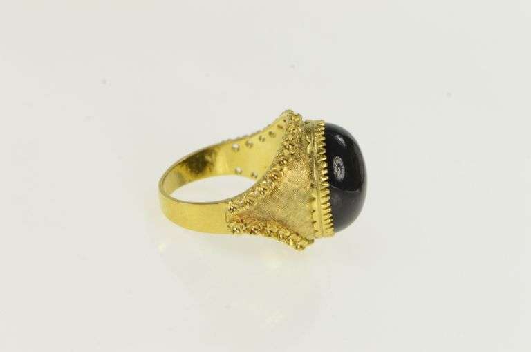 18K Yellow Gold Oval Black Onyx Cabochon Ornate Vintage Ring