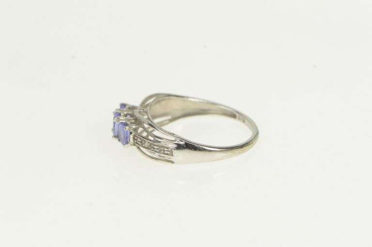 10K White Gold Three Stone Tanzanite Diamond Vintage Ring