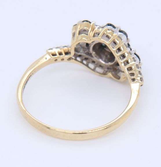 10KT White Gold Green sapphires And Diamond Accent Ring