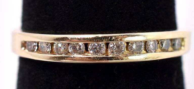 Fantastic Diamond Ring In 14K Yellow Gold