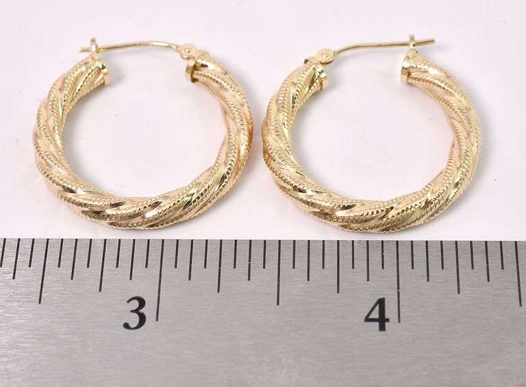 Attractive Gold Hoop Earrings In 14K Yellow Gold