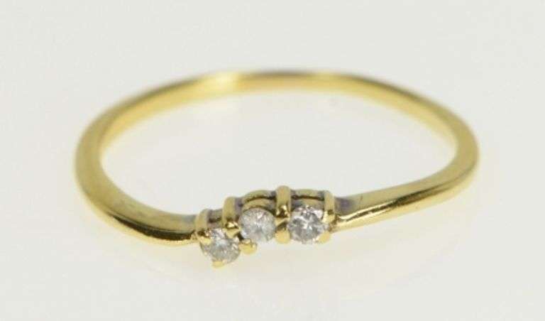 10K Yellow Gold Wavy Diamond Classic Wedding Band Ring