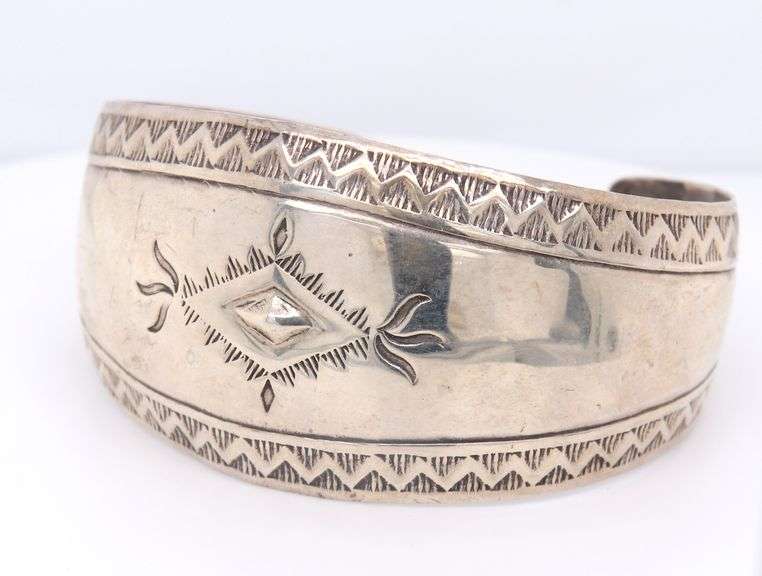 Vintage Navajo Sterling Silver Cuff