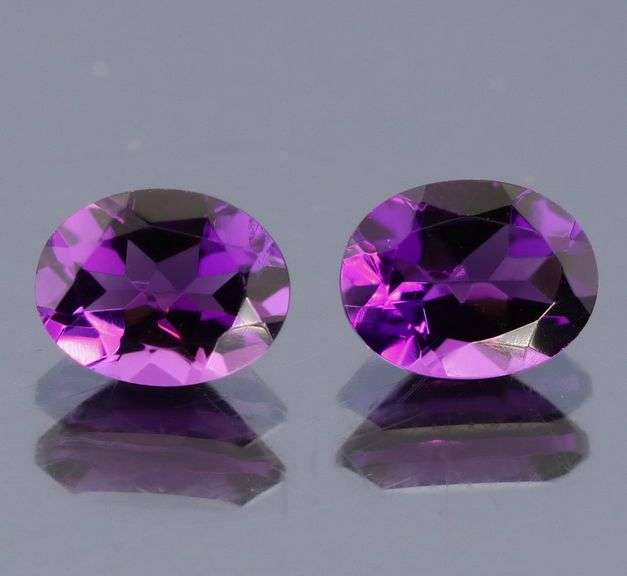 Glittering 3.56ct violet Amethyst pair
